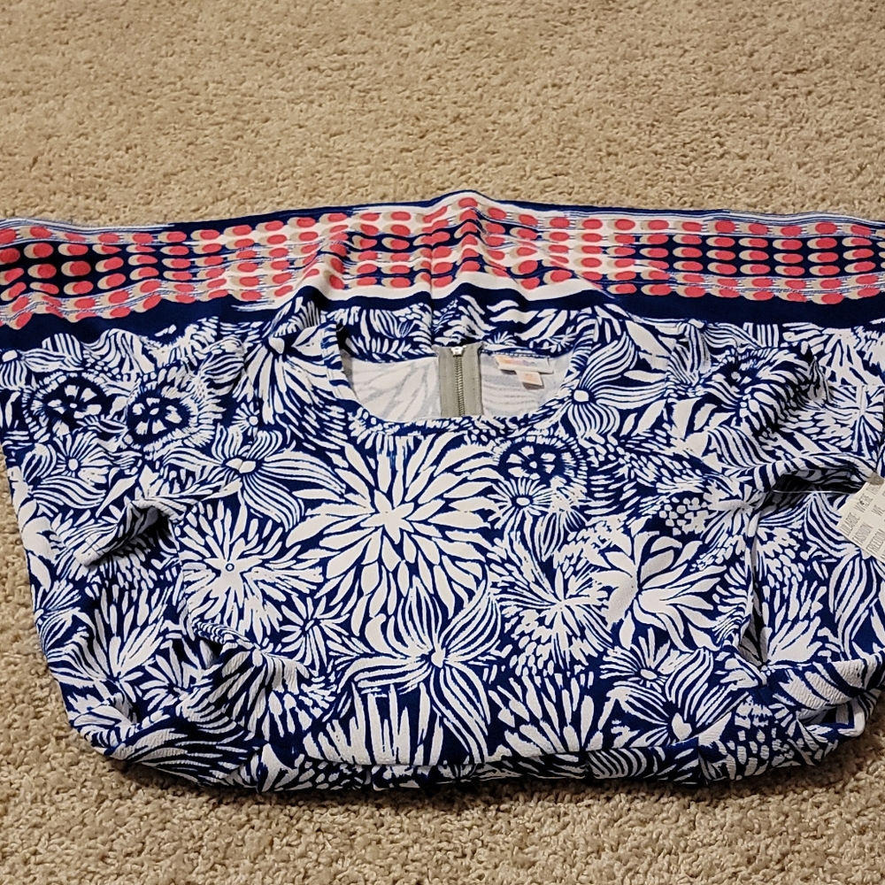 Beautiful blue lularoe amelia